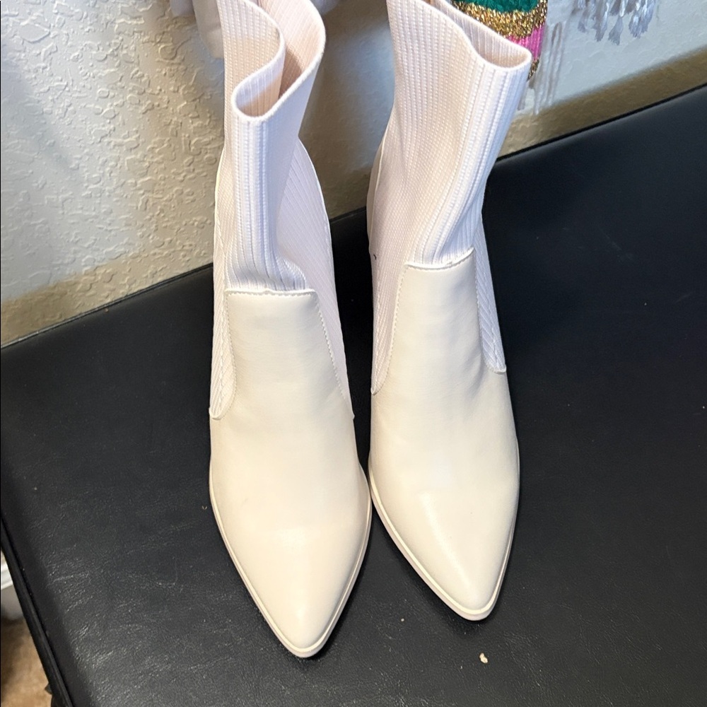 Elegant Cream Women's Boots